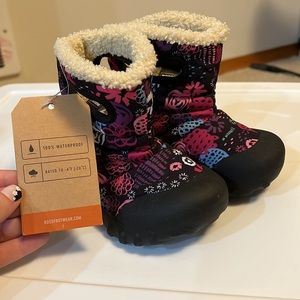 NWT Bogs Toddler Boots